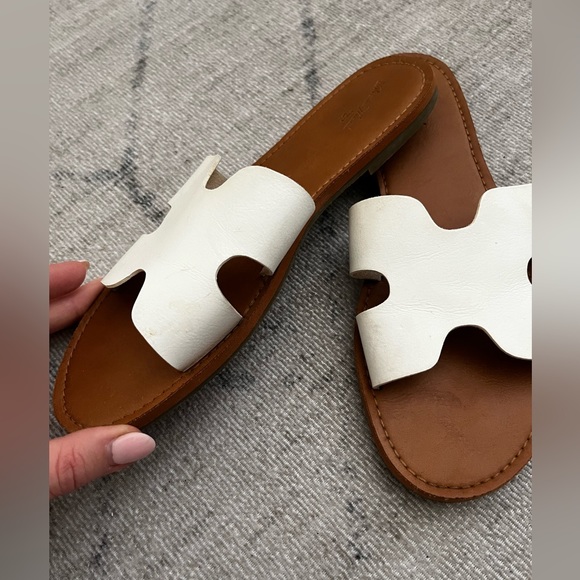 Universal Thread sandals - Picture 3 of 5